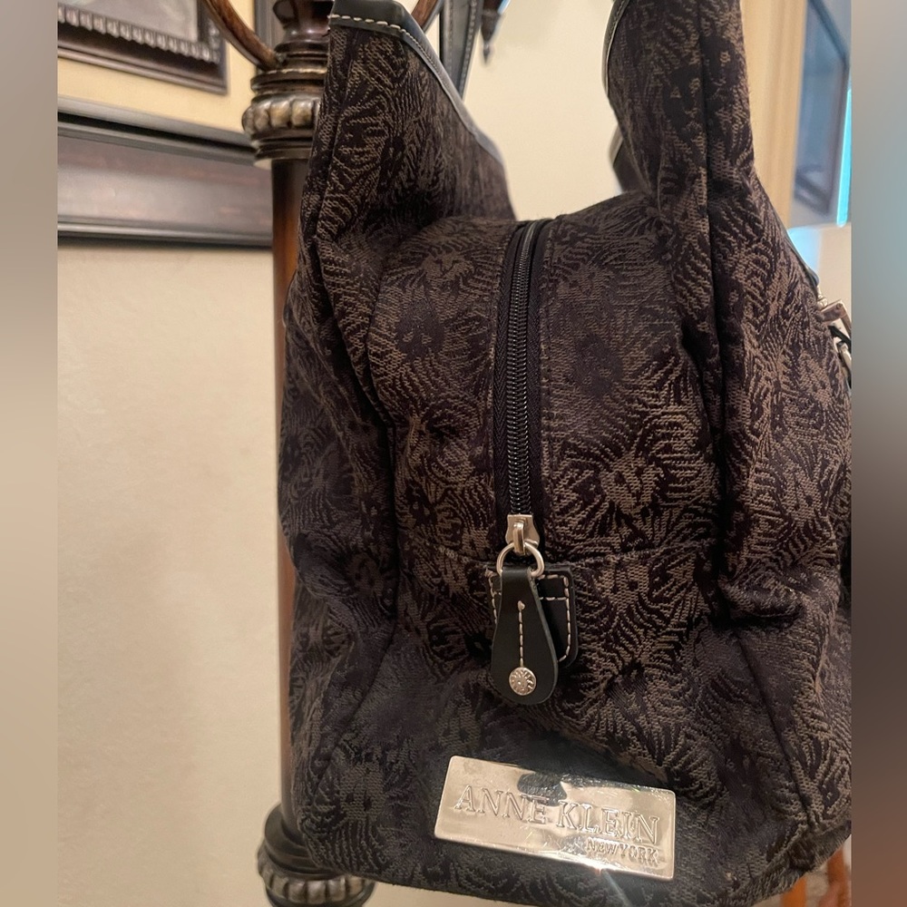Anne Klein - Picture 3 of 16